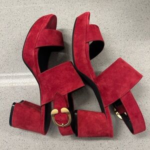The Camera platform heel from Aerosoles in pomegranate red size 10 EUC
